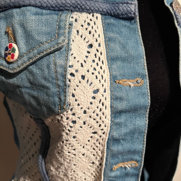 Jean jacket - Picture 2 of 7